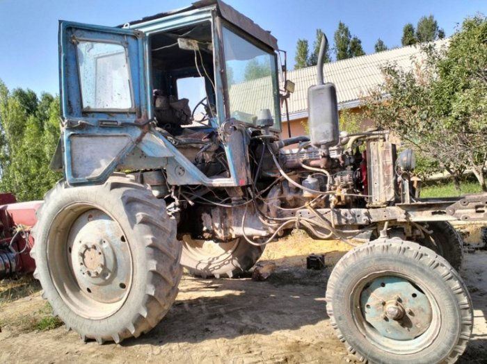 Фермернинг солиқ қарзи эвазига трактори хатловга олинди